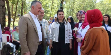 kadinlar-piknikte-bulustu-QXOWhgH1.jpg