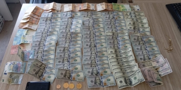 kocaelide-altin-ve-doviz-calan-sahis-izmirde-yakalandi-T1MMD85W.jpg