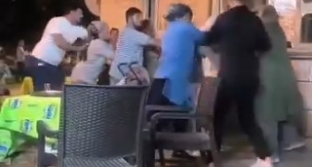sahilde-kadinlar-birbirine-girdi-cfYhVjlT.jpg