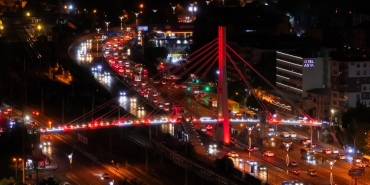 terorsuz-turkiye-icin-ust-gecitler-aydinlatildi-RH8muyzB.jpg
