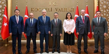 valiler-kocaelinde-duzensiz-gocu-gorustu-lnNyw2iD.jpg