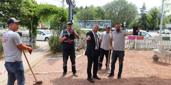 Yahya Kaptan Gülümse Kafe çevresi güzelleşiyor
