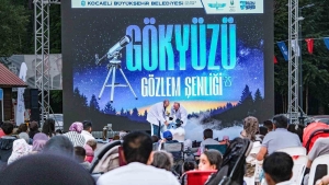 12-bin-gokyuzu-tutkunu-uzayi-kesfetti-Vbps2K71.jpg