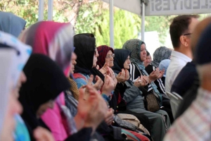 17-agustostan-geriye-kalan-yurek-burkan-hikaye-kardesinin-dugun-davetiyesini-vermek-icin-gelmis-FuDDtjrD.jpg