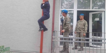 askeri-personele-yangin-tatbikati-DUnGEcsC.jpg