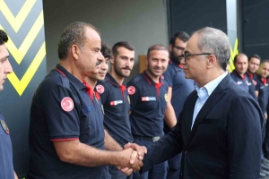 baraclidan-itfaiyecilere-moral-ziyareti-turkiyenin-en-gelismis-teskilati-RbxQnxZT.jpg