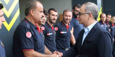 baraclidan-itfaiyecilere-moral-ziyareti-turkiyenin-en-gelismis-teskilati-RbxQnxZT.jpg