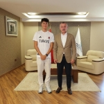 baskan-buyukakin-izmitli-sampiyonu-kutladi-FbQkMmHg.jpg