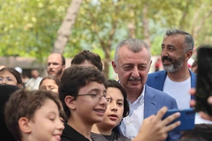 baskan-buyukakin-tugva-gencligini-yalniz-birakmadi-PbZQPQVA.jpg