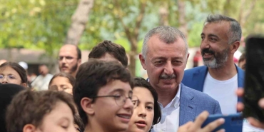 baskan-buyukakin-tugva-gencligini-yalniz-birakmadi-PbZQPQVA.jpg
