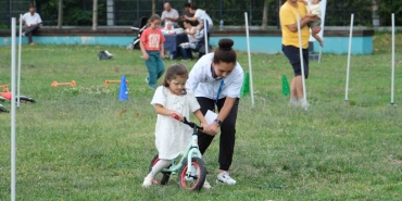 bu-kez-cocuklarin-yarisina-aileler-de-dahil-oldu-VHgu4B4N.jpg