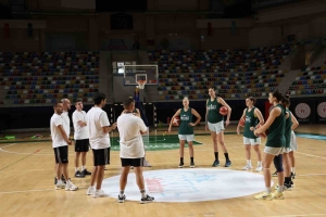 efe-guven-kocaelide-euroleague-takimlarinda-olan-1-sinif-organizasyon-var-gfxGNHjJ.jpg