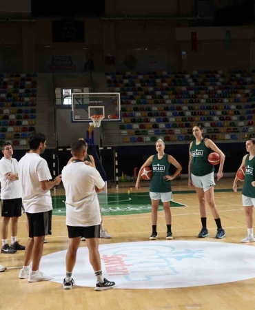 efe-guven-kocaelide-euroleague-takimlarinda-olan-1-sinif-organizasyon-var-gfxGNHjJ.jpg