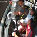 halk-otobusu-soforune-neden-baktin-tehdidi-kamerada-xMsIykQI.jpg