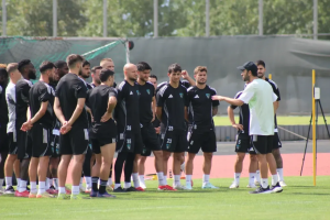 kocaelispor-ile-samsunspor-22-yil-sonra-super-ligde-karsi-karsiya-geliyor-XKN9AfMS.jpg