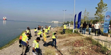 korfezde-kiyi-temizligi-yarim-saatte-70-kilo-atik-toplandi-pnbzdkGu.jpg