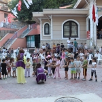 mahallelerde-geleneksel-cocuk-senligi-binlerce-cocugu-bulusturdu-GZYsYeYP.jpeg