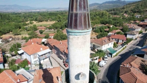 sindirgida-depremde-cami-ve-minareler-agir-hasar-aldi-VJMpHMxT.jpg
