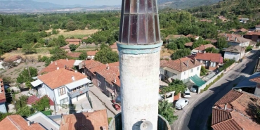 sindirgida-depremde-cami-ve-minareler-agir-hasar-aldi-VJMpHMxT.jpg