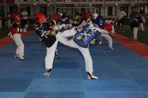 taekwondo-senliginde-minikler-hunerlerini-sergiledi-4rBIa7Rm.jpg