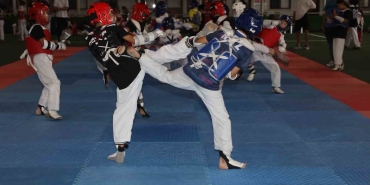 taekwondo-senliginde-minikler-hunerlerini-sergiledi-4rBIa7Rm.jpg