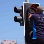 trafik-isiklarina-yerlestirilen-free-gaza-ve-stop-israel-mesajlariyla-zulme-dikkat-cekildi-dVR5h3A4.jpg