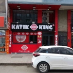 yuzlerce-kisinin-zehirlendigi-doner-skandalinda-saniklar-mahkemeye-cikiyor-vSmPAP9C.jpg