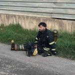 alevlerin-karsisinda-bir-anlik-mola-itfaiye-erlerinin-yanginla-imtihani-v2eGWNA8.jpg