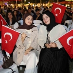 ay-yildizli-cosku-meydana-sigmadi-3kmENwTd.jpg