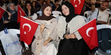 ay-yildizli-cosku-meydana-sigmadi-3kmENwTd.jpg