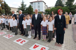 baskan-muzaffer-biyik-ogretmen-ve-ogrencilerin-taleplerini-dinledi-GalCZhMW.jpg
