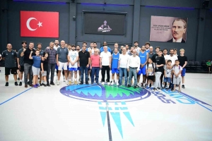 cayirova-belediyesi-tbl-sezonunu-darussafaka-lassa-maciyla-aciyor-J5ueZgwF.jpg