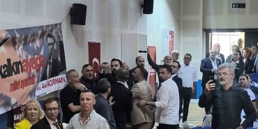 chp-kongresinde-kavga-tekme-ve-tokatlar-havada-ucustu-kfxywJNL.jpg