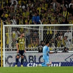 fenerbahce-evinde-ilk-puanini-kaybetti-wIKH5Vrk.jpg