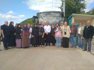 golcukte-kusaklar-koy-gezisinde-bulustu-7SKInROh.jpg