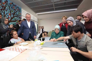 gonca-engelsiz-yasam-merkezine-ovgu-xZwDcNCd.jpg