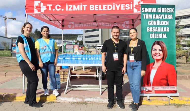 izmit-belediyesinden-kpss-adaylarina-destek-EQqLHxNk.jpg