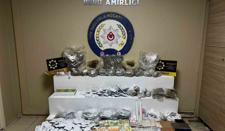 kocaelide-narkotik-baskini-5-supheli-yakalandi-9-kilo-uyusturucu-ele-gecti-dIGpjNbB.jpg