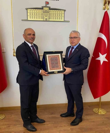 korfez-belediyesi-ile-imranli-belediyesi-kardeslik-protokolu-imzaladi-I1saltzF.jpg