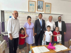 okulun-ilk-haftasinda-cocuklarin-yuzu-guldu-uSnx5Jns.jpg