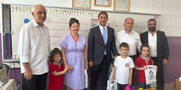 okulun-ilk-haftasinda-cocuklarin-yuzu-guldu-uSnx5Jns.jpg