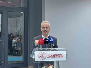ulastirma-bakani-uraloglu-2025-yilinin-ilk-8-ayinda-26-bin-264-gemi-trafigi-gerceklesti-HHqRMbHn.jpg