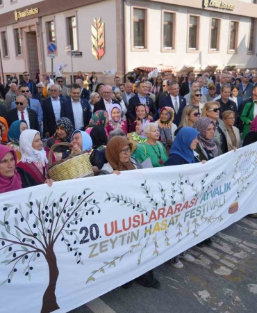 20-ayvalik-uluslararasi-zeytin-hasat-ve-turizm-festivali-basladi-eHUeEvBu.jpg