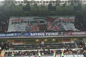 basaksehir-taraftarindan-filistine-destek-R8kAlHkd.jpg