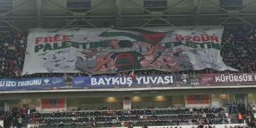 basaksehir-taraftarindan-filistine-destek-R8kAlHkd.jpg