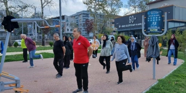 bir-yandan-ogrenirken-diger-yandan-da-tecrubeleriyle-ogretiyorlar-HnTVJPSt.jpg