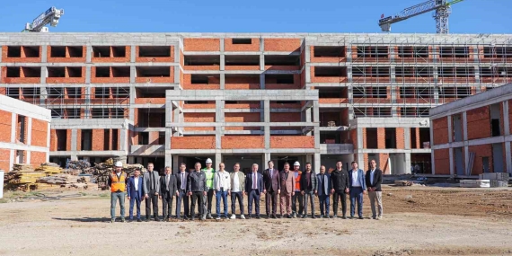 Canbey “Bu eser, Balıkesir’imizin sağlıkta geldiği seviyeyi bir üst noktaya taşıyacak”