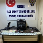 evden-celik-kasa-hirsizligi-5-supheliden-4u-gozaltinda-Tg4sDLAT.jpg
