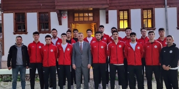 golcukte-voleybol-heyecani-basliyor-ilk-mac-pazar-gunu-prwGSJjH.jpg