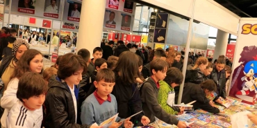 kitap-fuarinda-cocuklarin-cizgi-roman-sevgisi-9miVAJsp.jpg